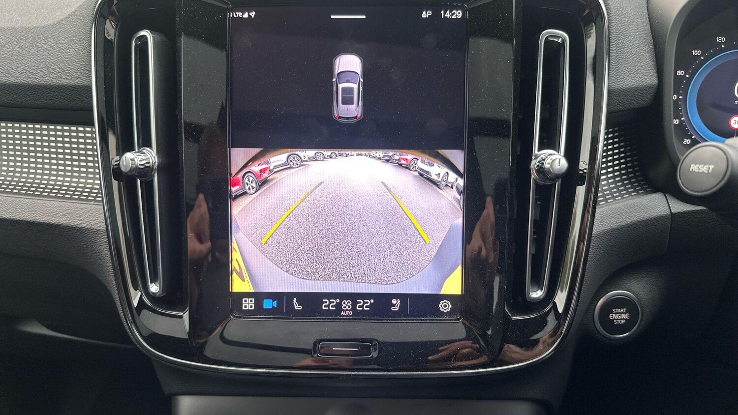 Used Volvo XC40 2024 for sale - 77440119: Photo 43