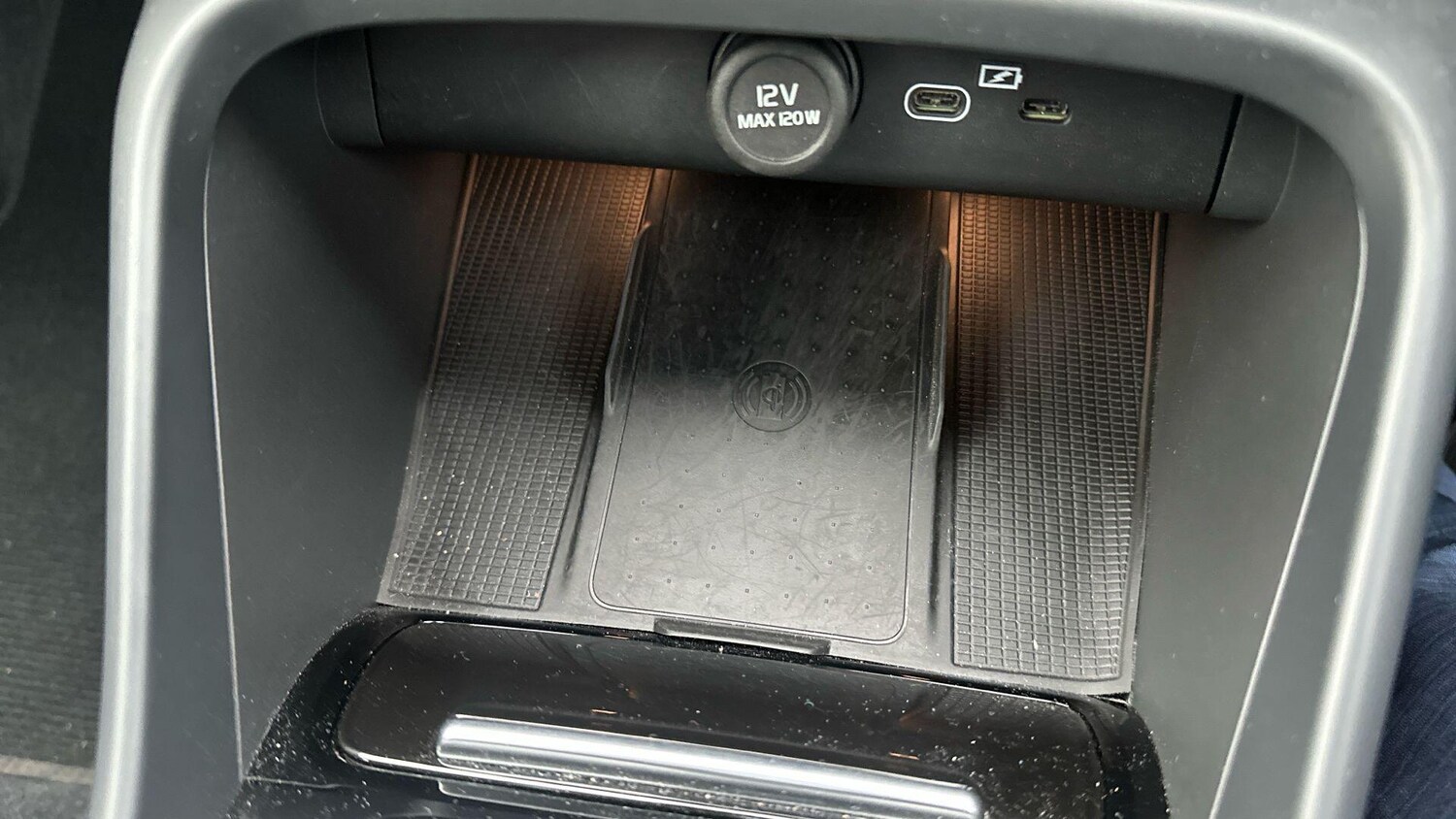 Used Volvo XC40 2024 for sale - 77440119: Photo 47