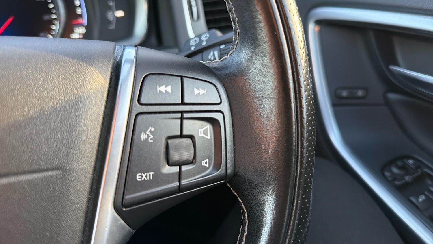 Used Volvo V60 2014 for sale - 77101916: Photo 21