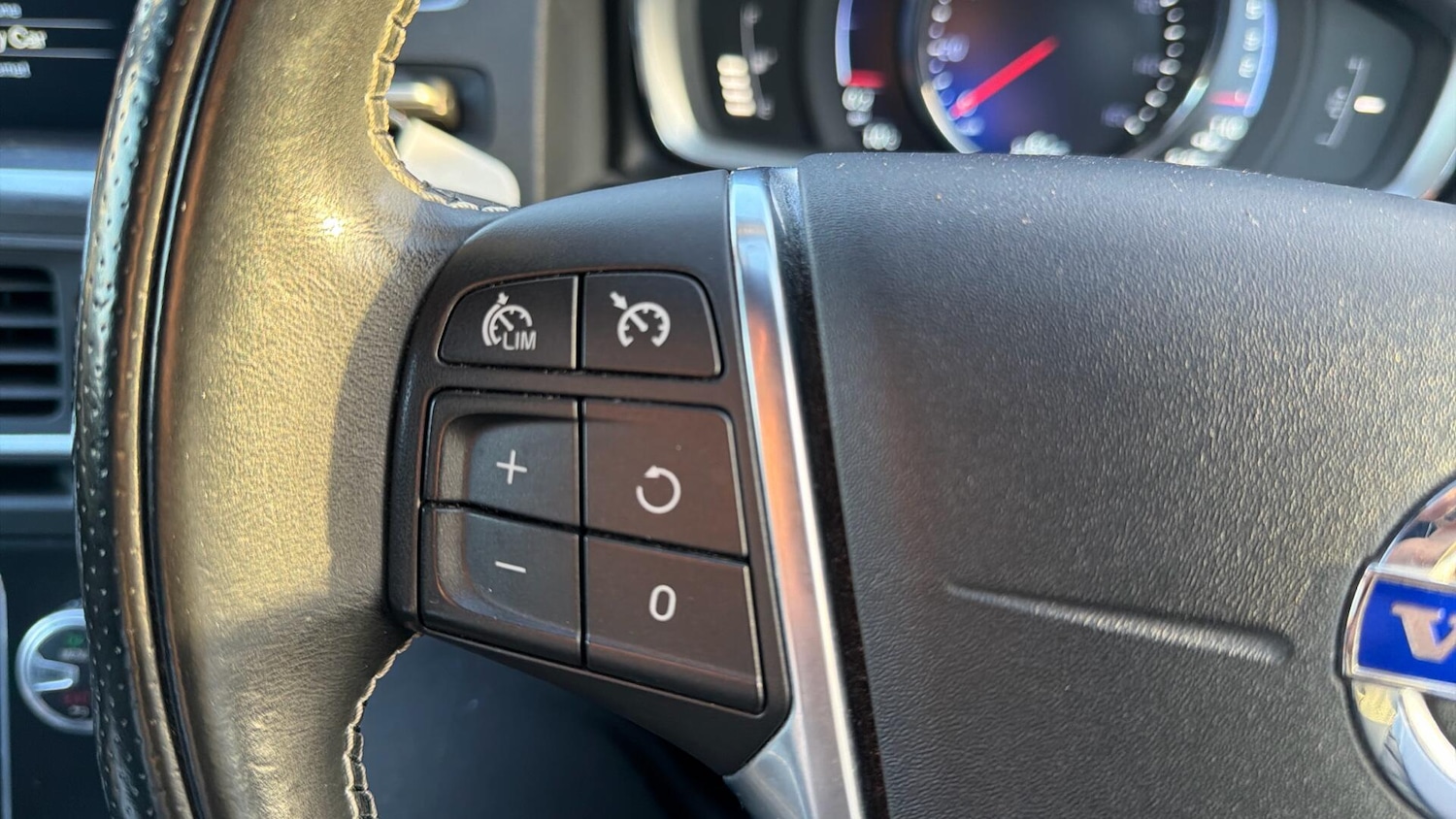 Used Volvo V60 2014 for sale - 77101916: Photo 22