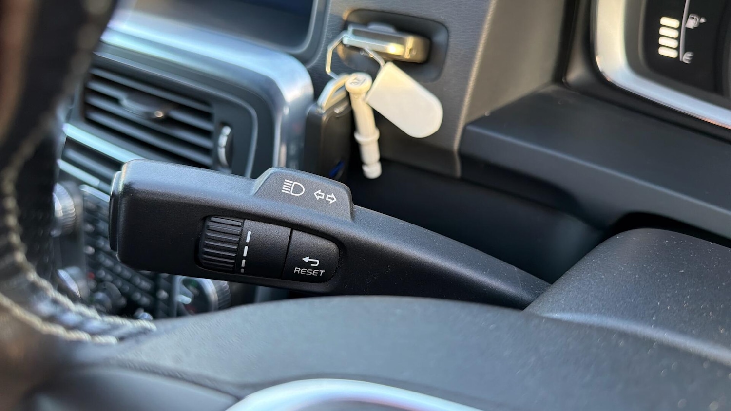 Used Volvo V60 2014 for sale - 77101916: Photo 24