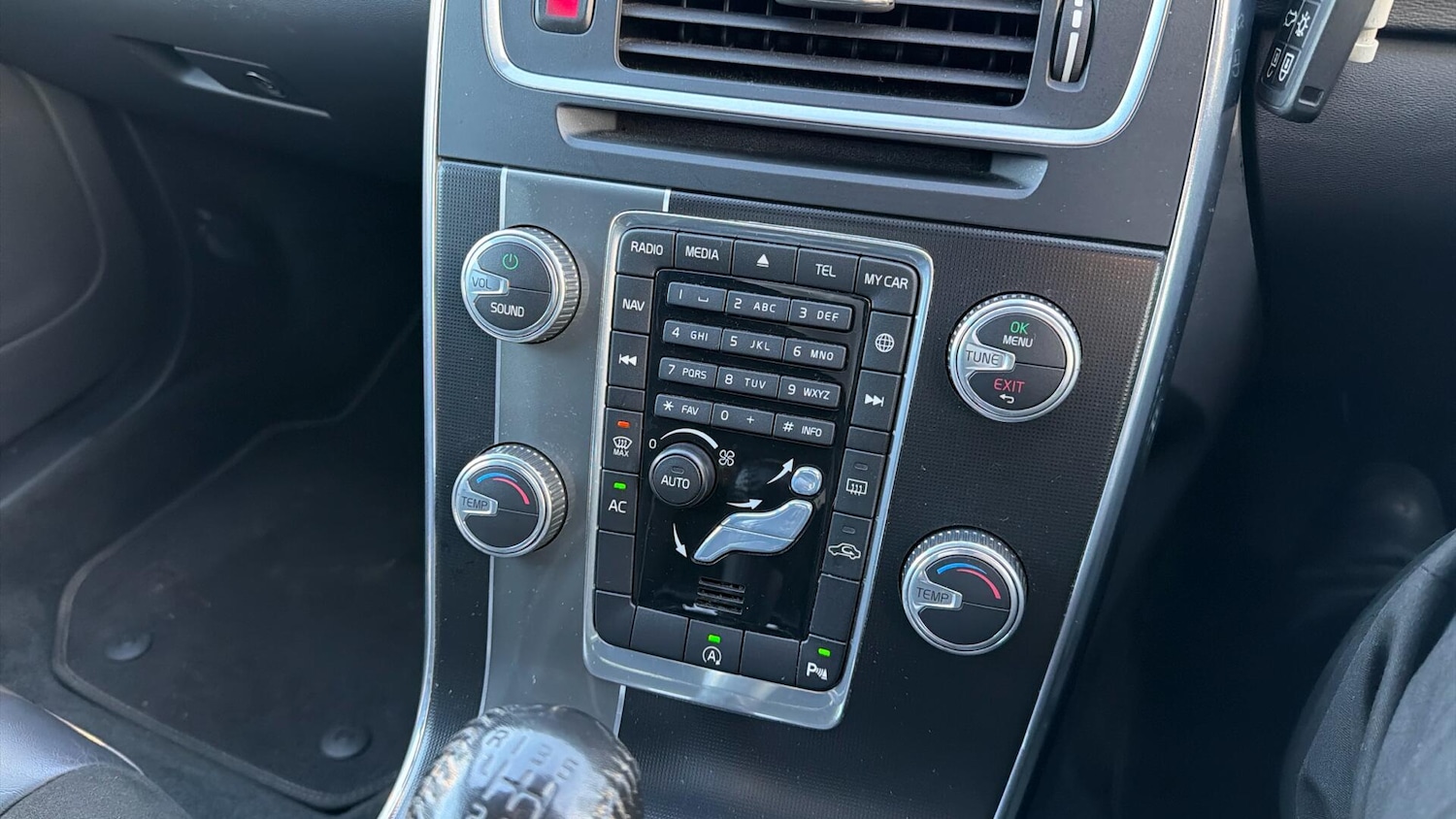 Used Volvo V60 2014 for sale - 77101916: Photo 27