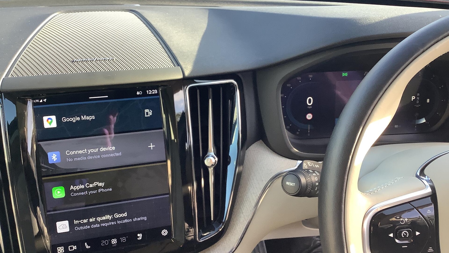 Used Volvo XC60 2023 for sale - 76866022: Photo 5