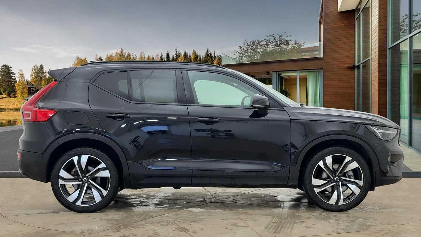 Used Volvo XC40 2025 for sale - 77131601: Photo 2