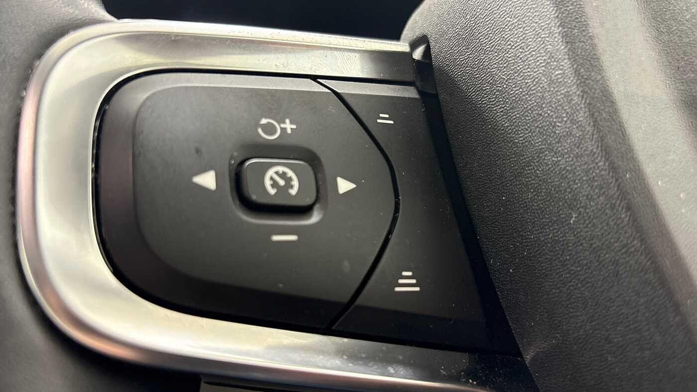 Used Volvo XC40 2025 for sale - 77131601: Photo 31