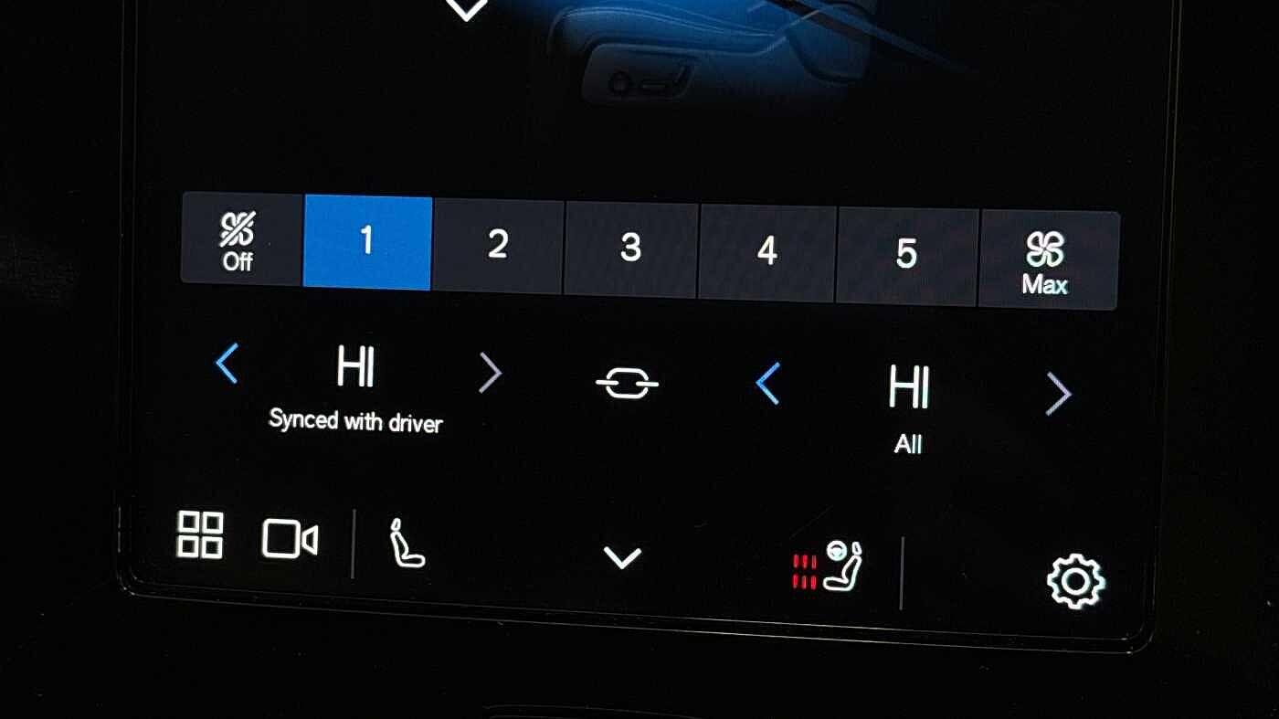 Used Volvo XC40 2025 for sale - 77131601: Photo 40