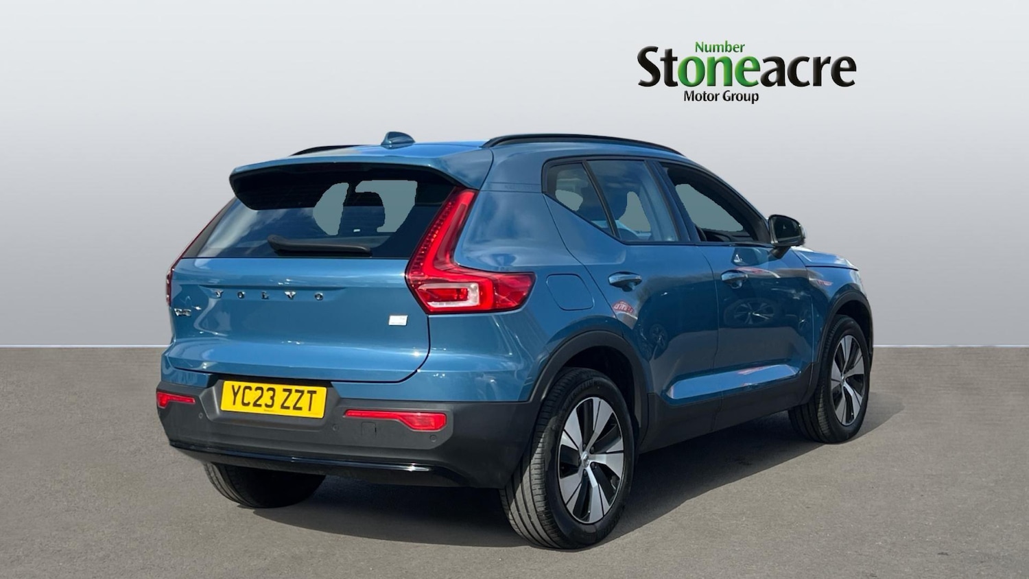 Used Volvo XC40 for sale - 78136117: Photo 2