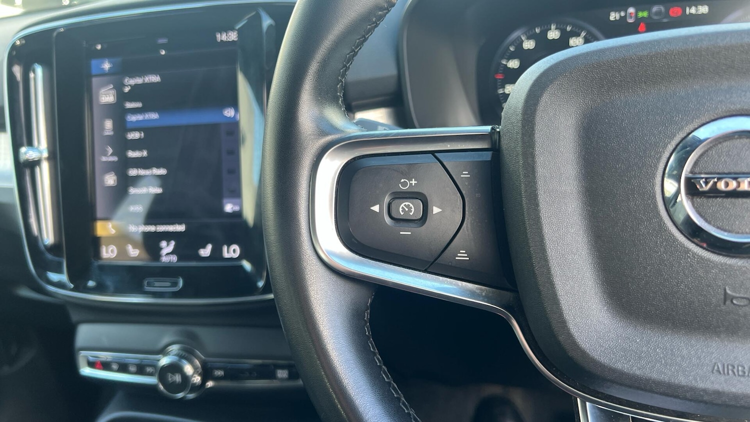 Used Volvo XC40 for sale - 78136117: Photo 20