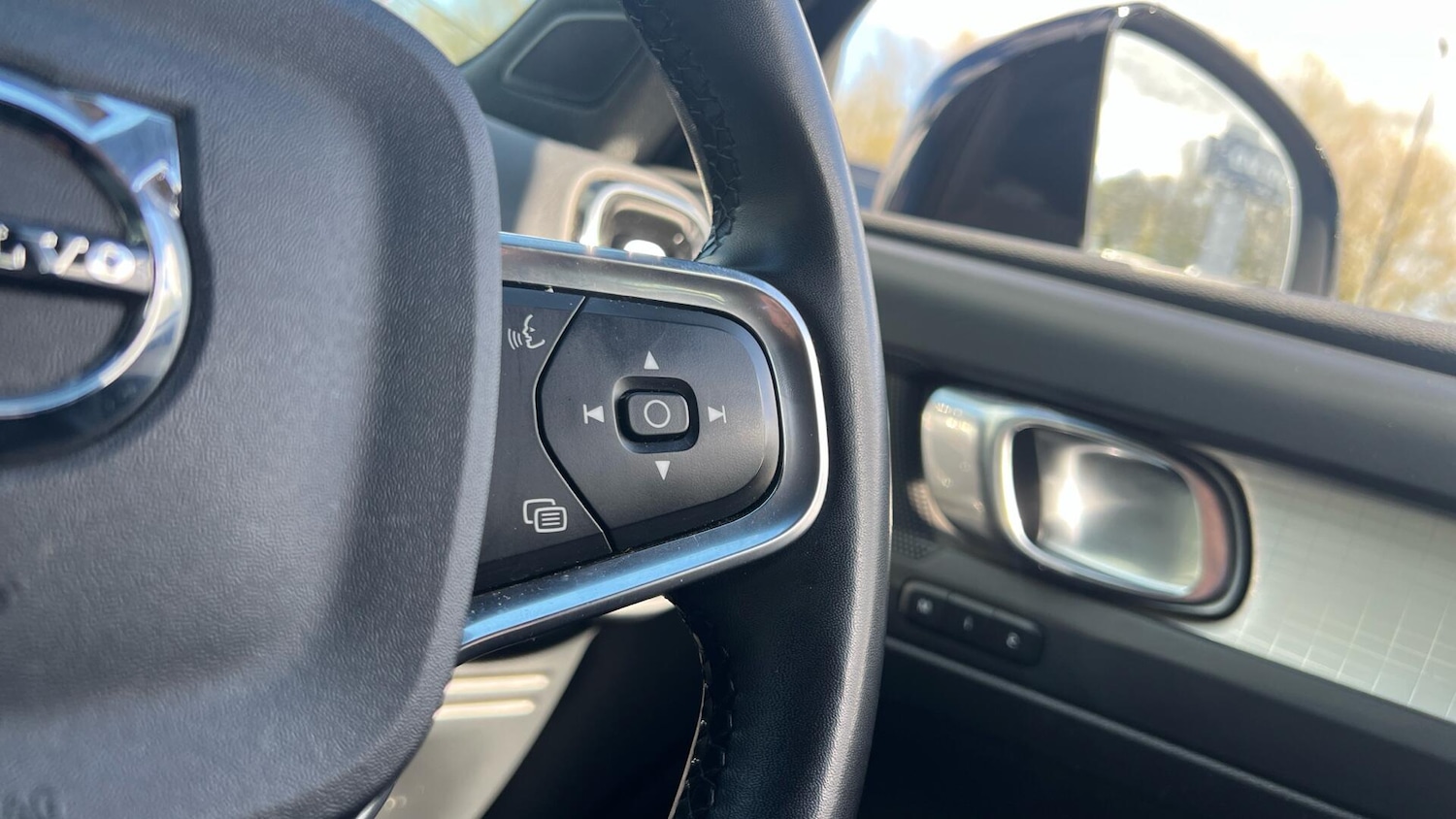 Used Volvo XC40 for sale - 78136117: Photo 21