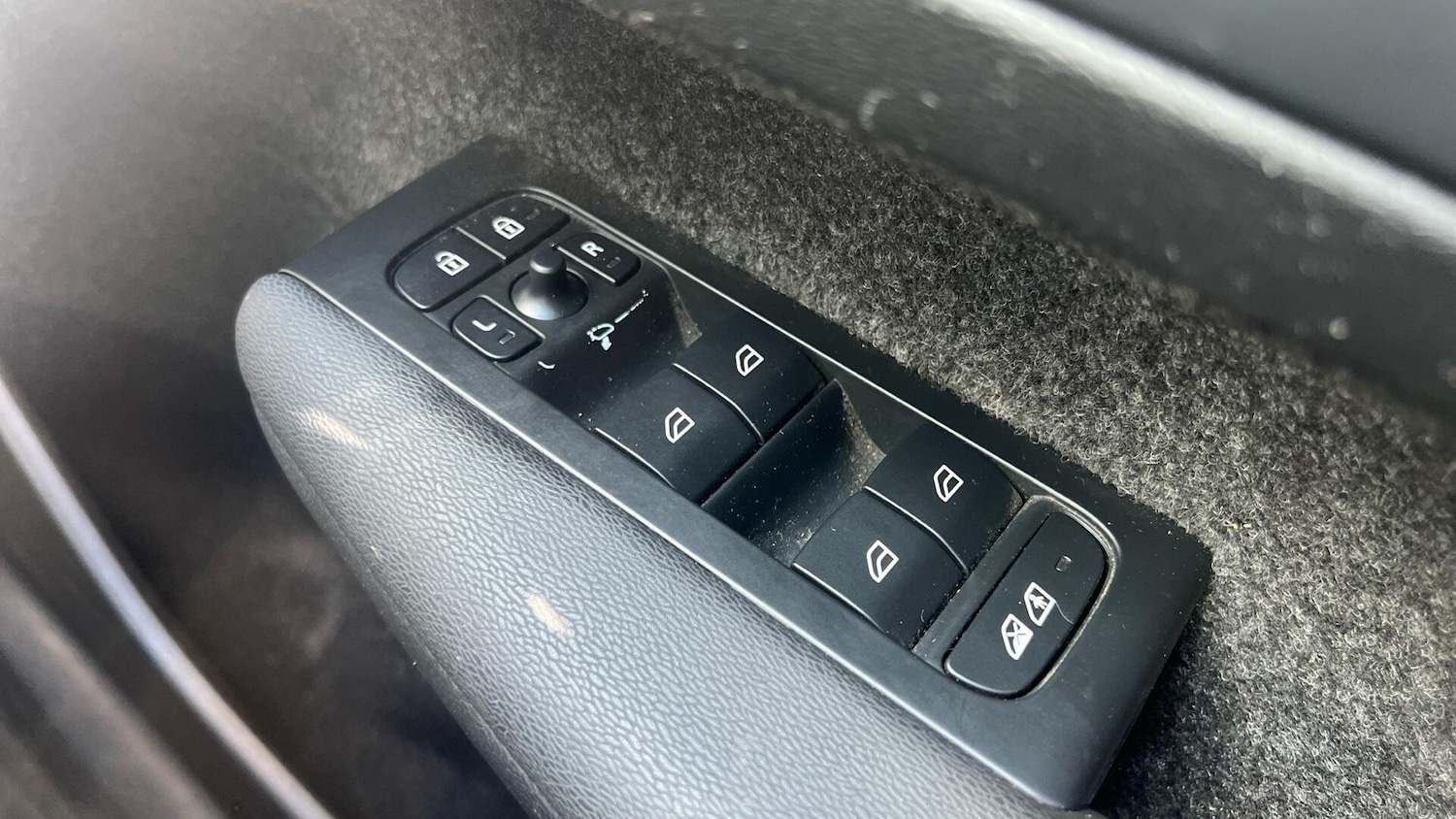 Used Volvo XC40 for sale - 78136117: Photo 23