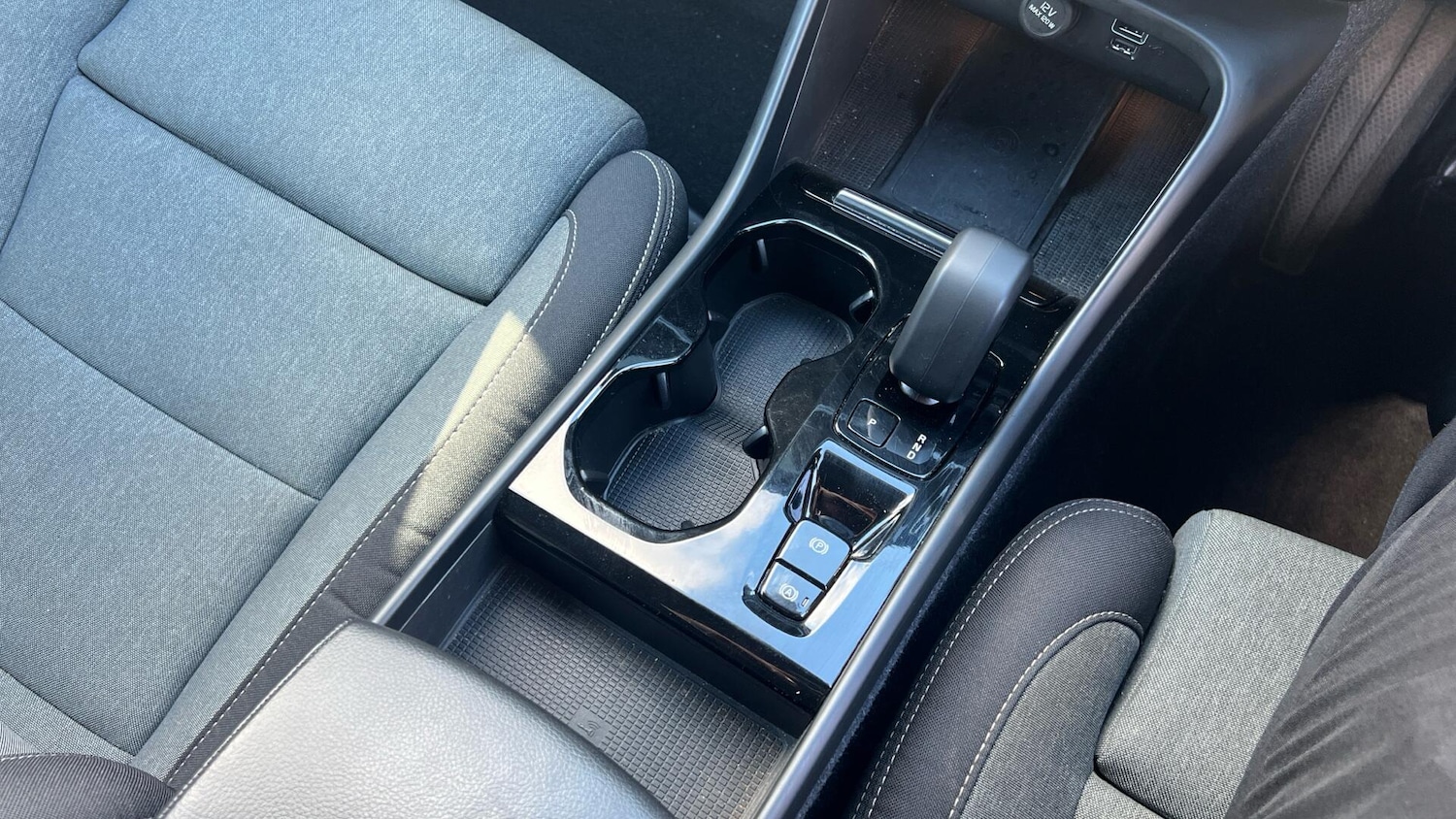 Used Volvo XC40 for sale - 78136117: Photo 24