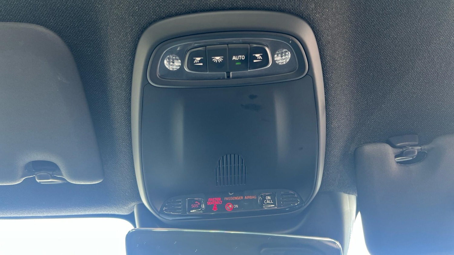 Used Volvo XC40 for sale - 78136117: Photo 26