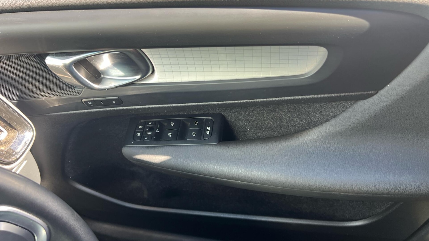 Used Volvo XC40 for sale - 78136117: Photo 27