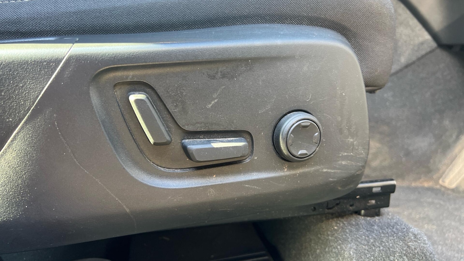 Used Volvo XC40 for sale - 78136117: Photo 28