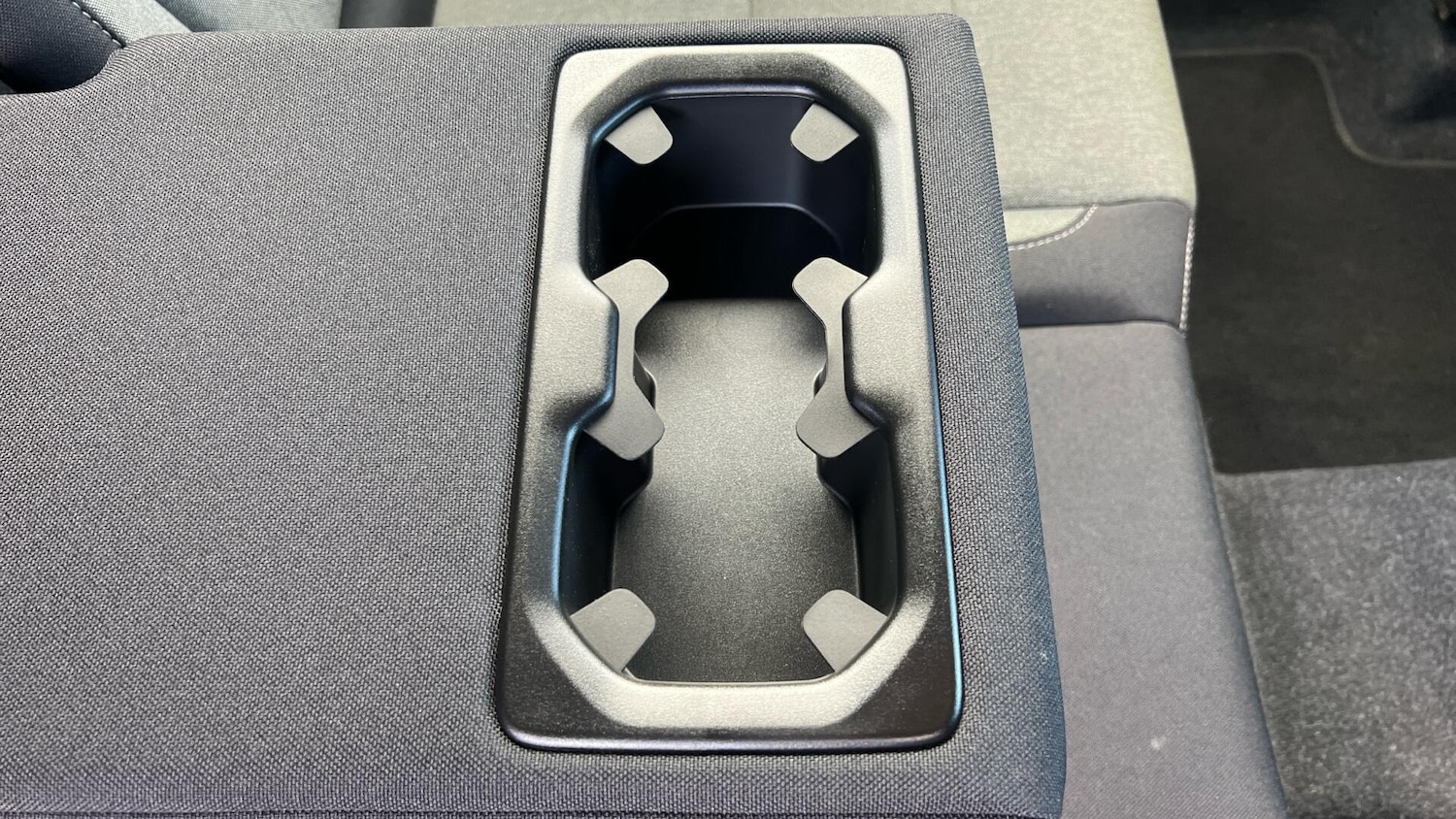 Used Volvo XC40 for sale - 78136117: Photo 30