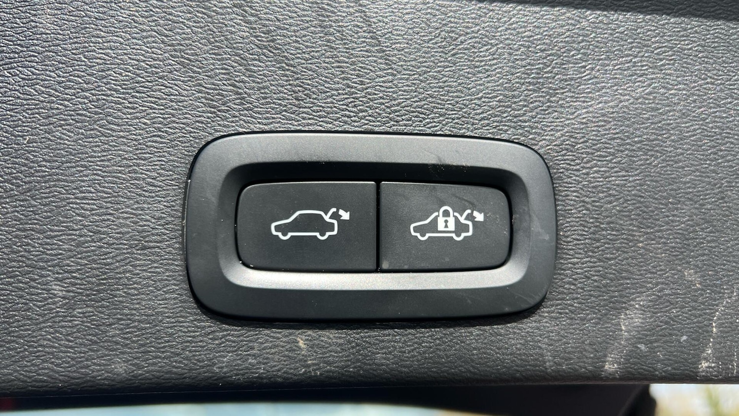 Used Volvo XC40 for sale - 78136117: Photo 31