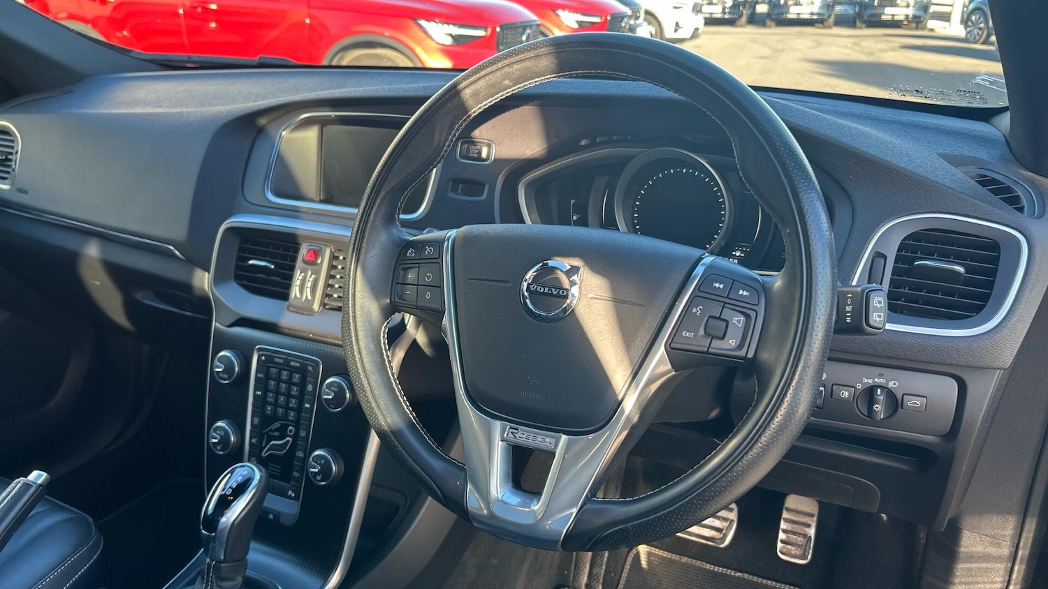 Used Volvo V40 2018 for sale - 77120487: Photo 10