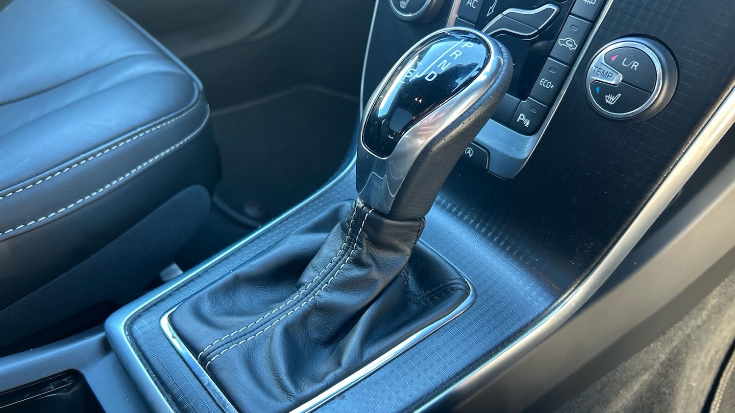 Used Volvo V40 2018 for sale - 77120487: Photo 25