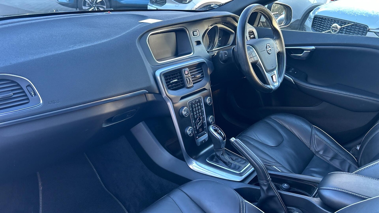 Used Volvo V40 2018 for sale - 77120487: Photo 37