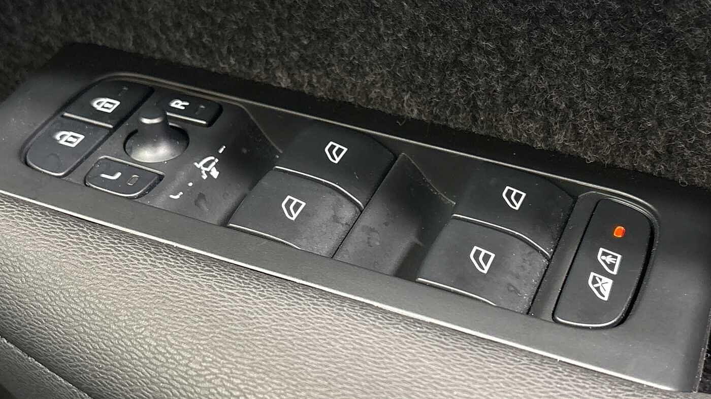 Used Volvo XC40 2025 for sale - 77163617: Photo 24