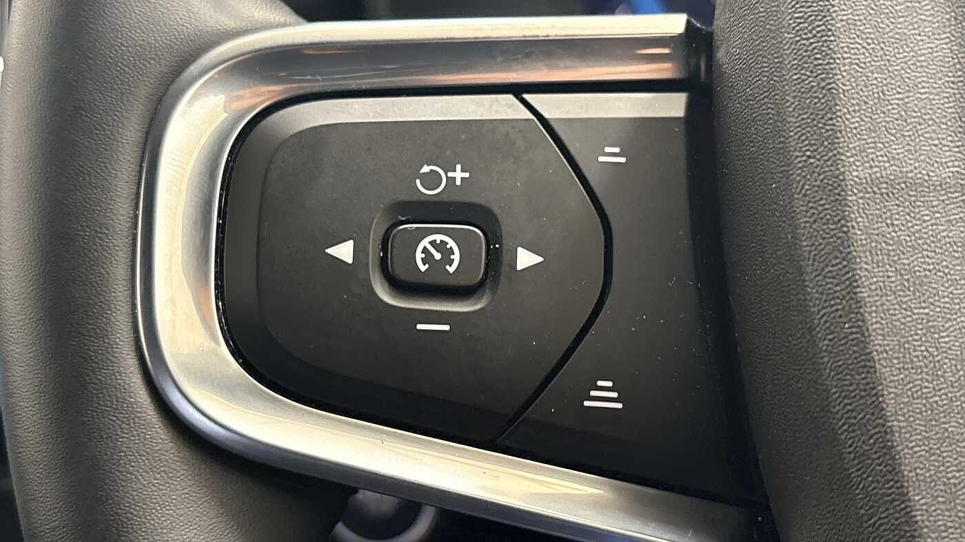 Used Volvo XC40 2025 for sale - 77163617: Photo 30