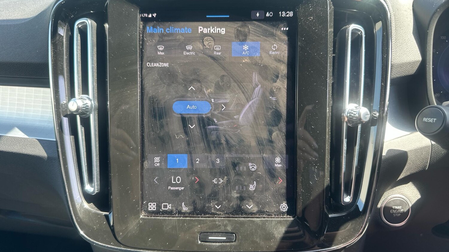 Used Volvo XC40 2024 for sale - 76839930: Photo 21