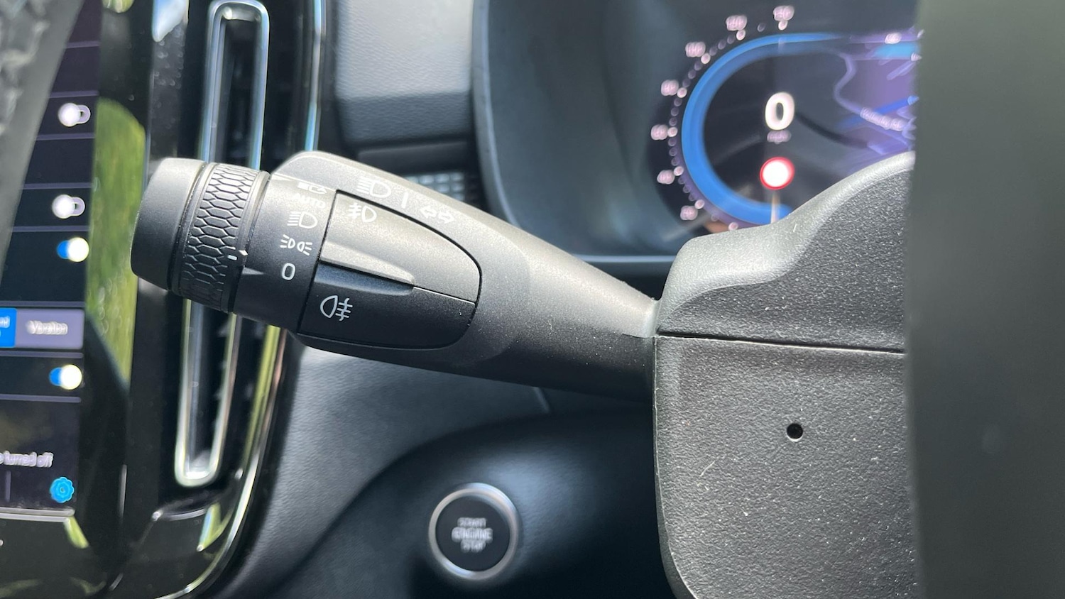 Used Volvo XC40 2024 for sale - 76702366: Photo 21