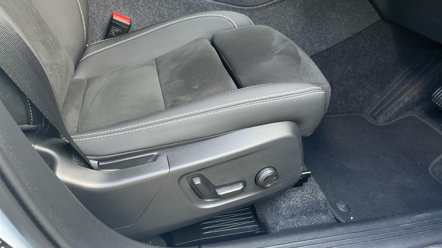 Used Volvo XC40 2024 for sale - 76702366: Photo 30