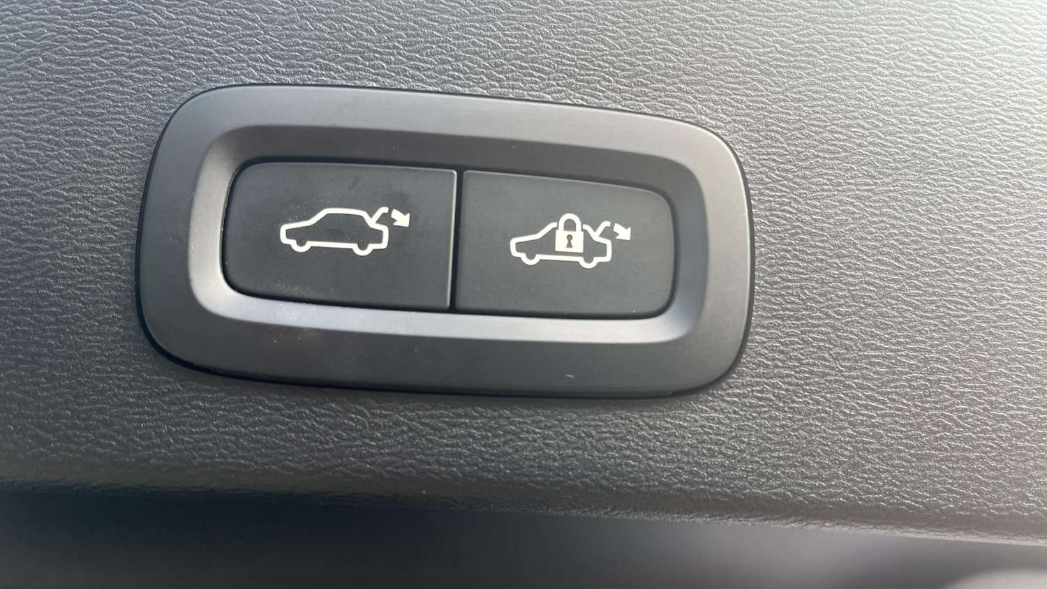 Used Volvo XC40 2024 for sale - 76702366: Photo 34