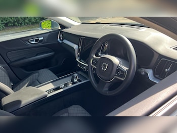 Used Volvo V60 2022 for sale - 78676528: Photo