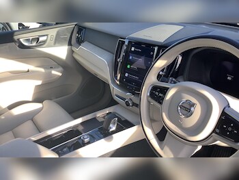 Used Volvo XC60 2023 for sale - 77290756: Photo