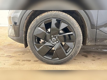 Used Volvo XC40 2025 for sale - 77977605: Photo