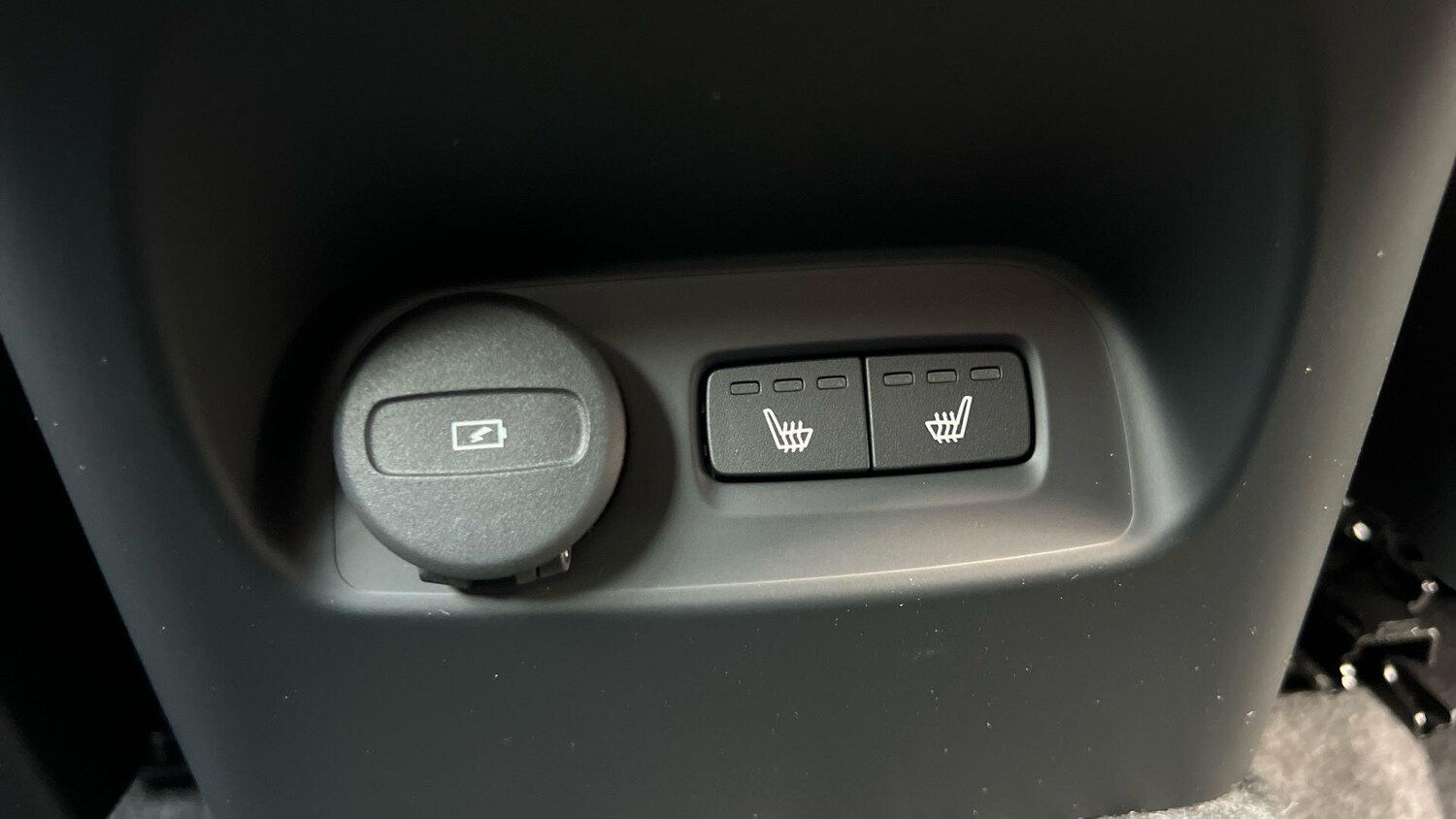 Used Volvo XC40 for sale - 77753561: Photo 23