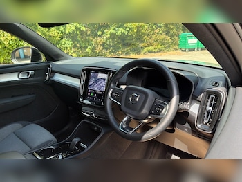 Used Volvo XC40 2023 for sale - 79509378: Photo