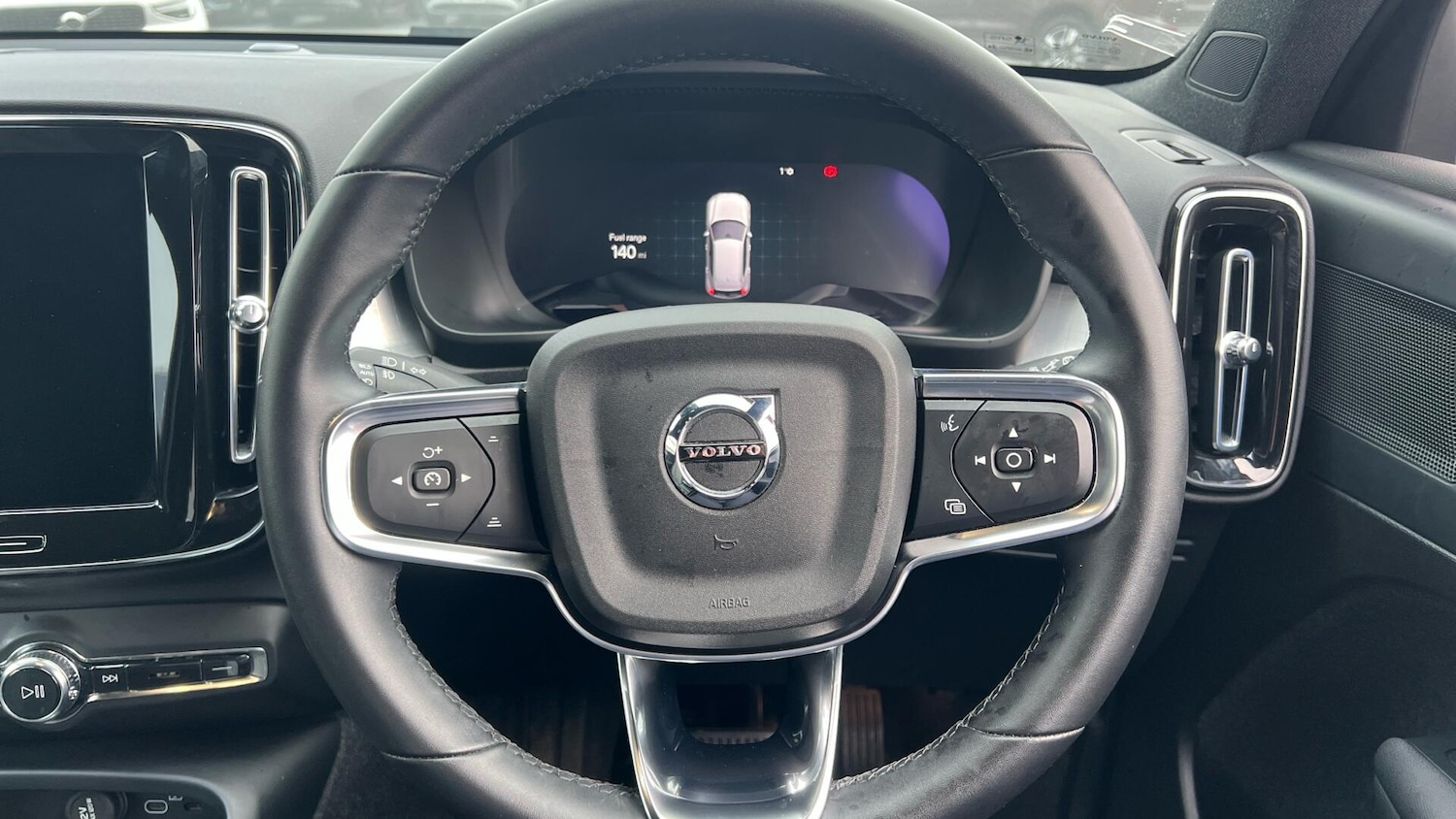 Used Volvo XC40 2023 for sale - 77400492: Photo 10