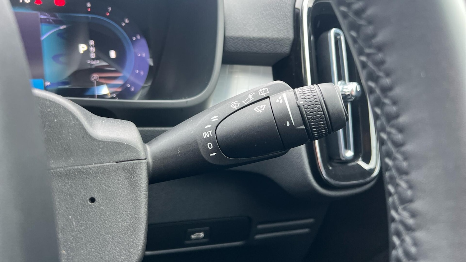 Used Volvo XC40 2023 for sale - 77400492: Photo 22