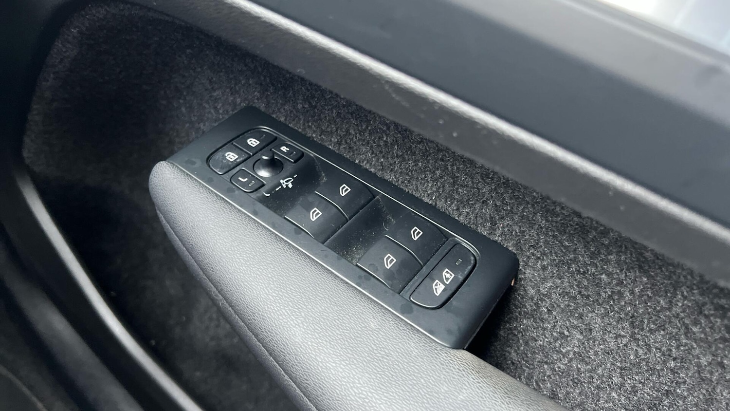 Used Volvo XC40 2023 for sale - 77400492: Photo 23