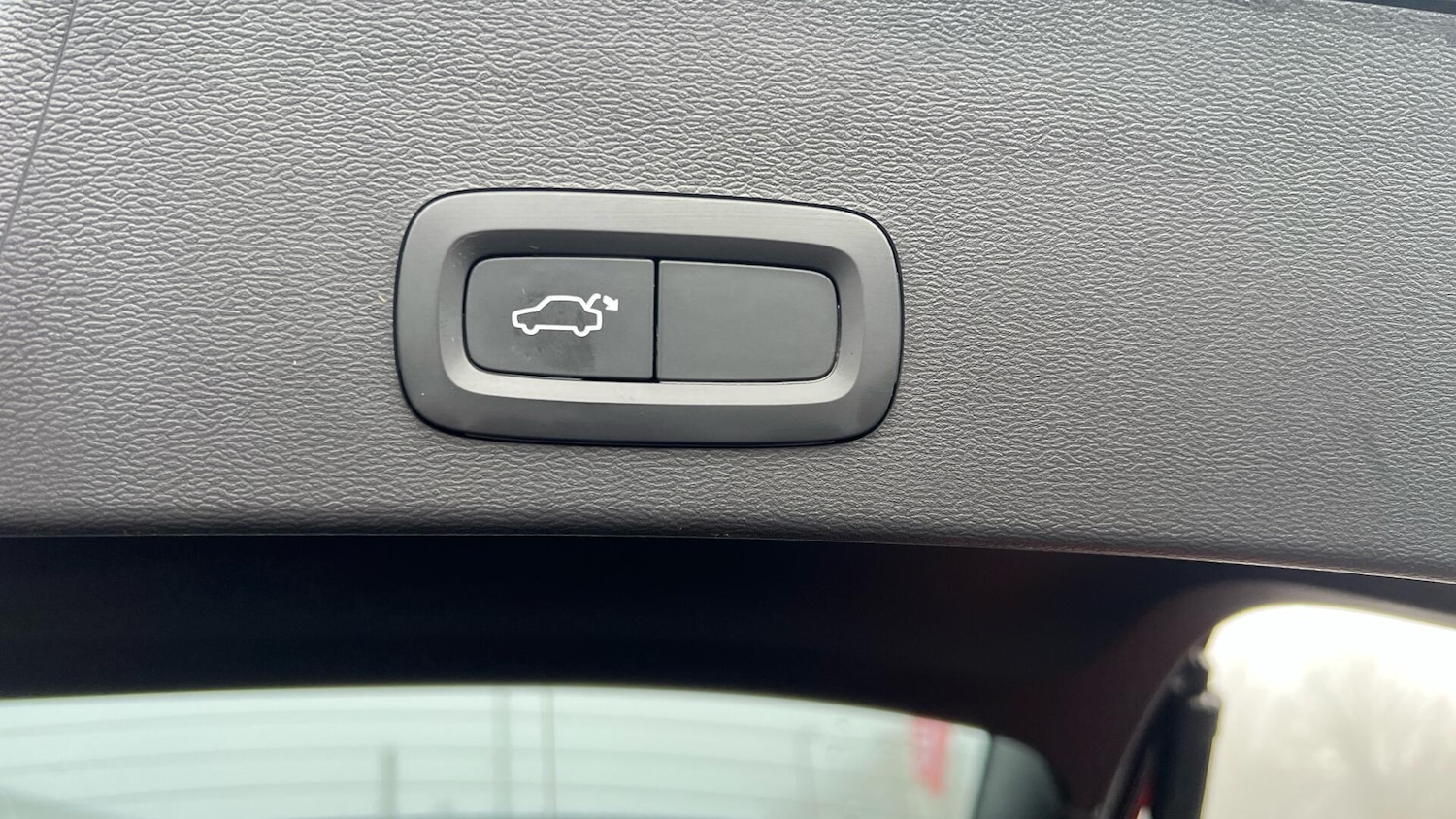 Used Volvo XC40 2023 for sale - 77400492: Photo 31