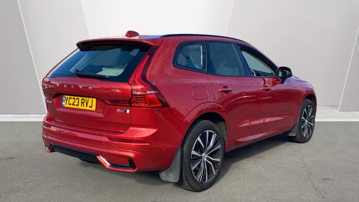Used Volvo XC60 2023 for sale - 76121897: Photo 2