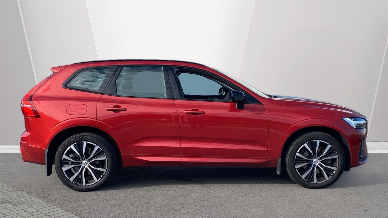 Used Volvo XC60 2023 for sale - 76121897: Photo 3