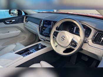 Used Volvo XC60 2023 for sale - 76121897: Photo
