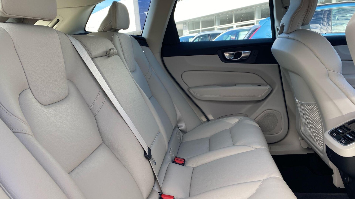Used Volvo XC60 2023 for sale - 76121897: Photo 9
