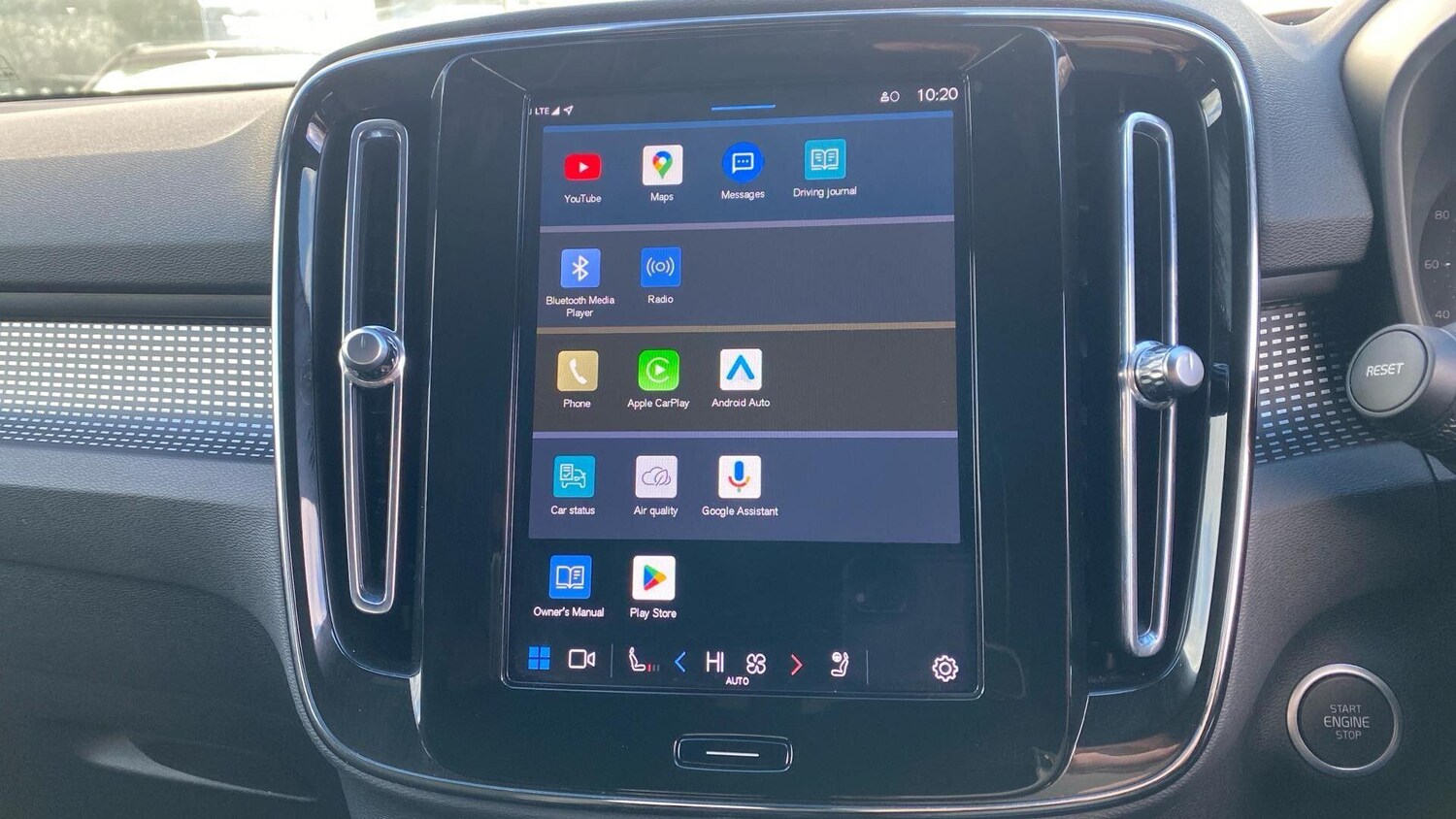 Used Volvo XC40 for sale - 77752811: Photo 29