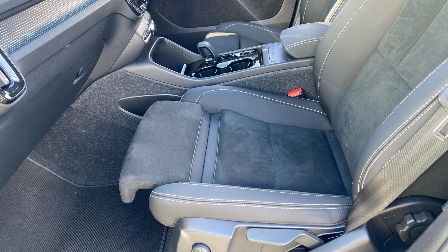 Used Volvo XC40 for sale - 77752811: Photo 40