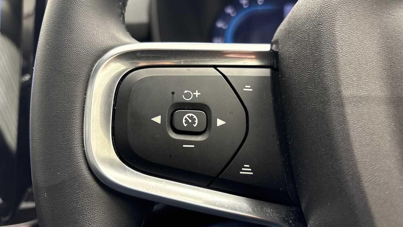 Used Volvo XC40 2025 for sale - 76952640: Photo 31