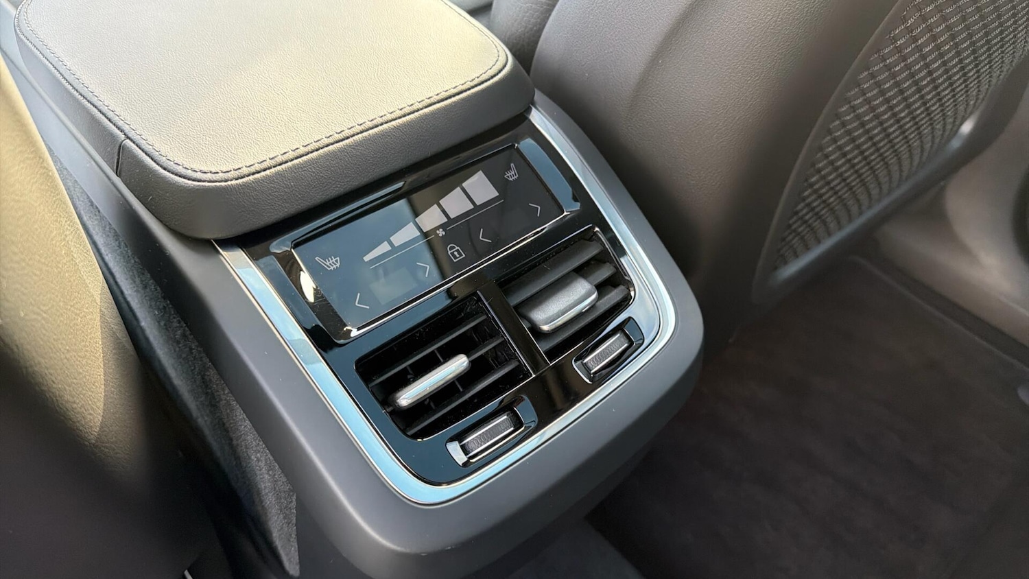 Used Volvo XC90 2024 for sale - 76671400: Photo 24