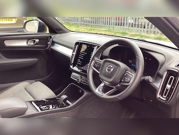 Used Volvo XC40 2026 for sale - 79401432: Photo