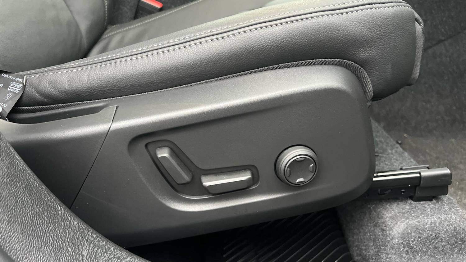 Used Volvo XC40 2025 for sale - 77440034: Photo 28