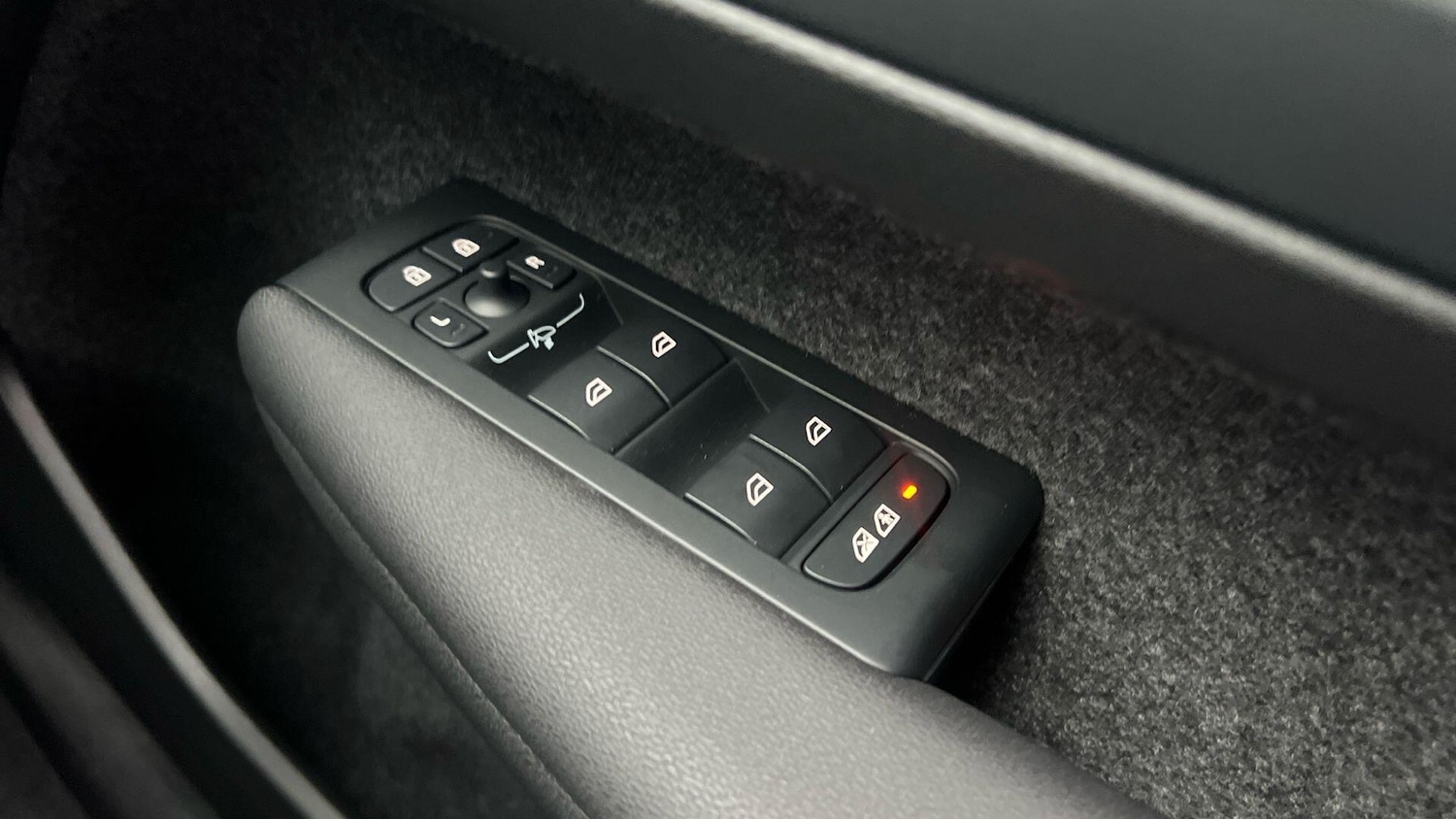 Used Volvo XC40 2025 for sale - 77440034: Photo 56