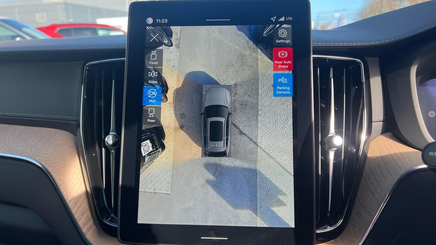 Used Volvo XC60 2025 for sale - 77598101: Photo 18